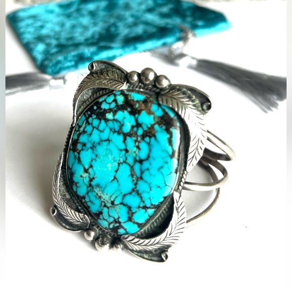 BEAUTIFUL “ONE OF A KIND” 2” KINGMAN Turquoise Silver Artisan STATEMENT Bracelet - Picture 16 of 16